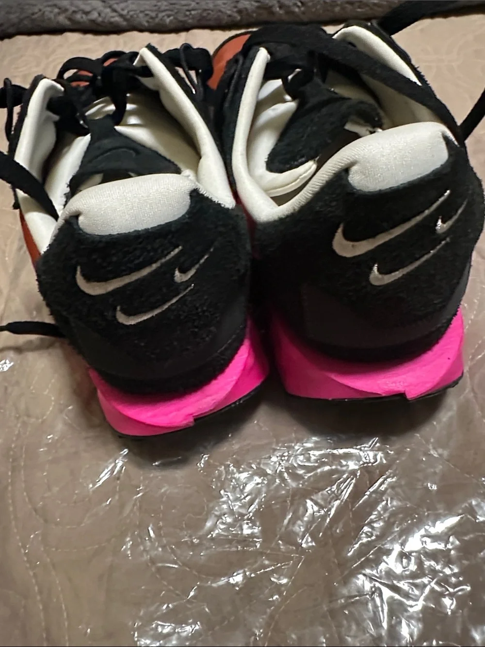 Nike Retro Runner Sneakers in rust Black & Pink